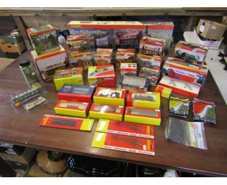 Large boxed Hornby and Bachmann train collection including train set, engines, carriages and building etc. All buildings etc 