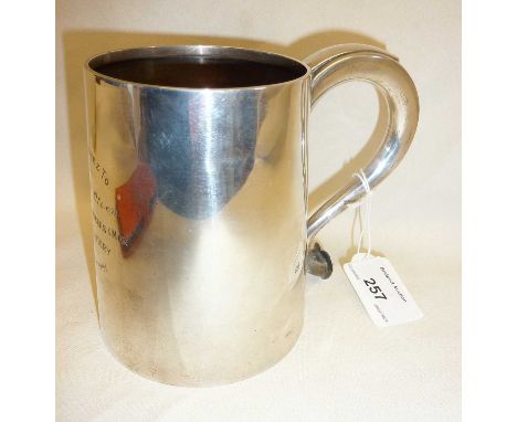 Silver tankard with WW2 inscription to Major S.B. Olsen 1941. Hallmarked for Birmingham 1939, and engraved to base as Sam Lyo