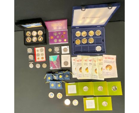 Coins and Medals - five pound coins, crowns; The Centenary of the First World War collectors coin case containing 11 coins; T