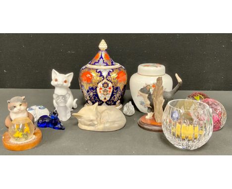A Hamilton Imari ginger jar and cover;  another Wedgwood Kutani Crane;  Border Fine Arts Cat others Marlestone, Royal Osbourn