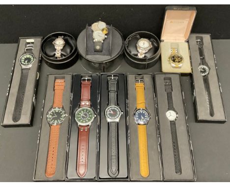 A gentleman's Citizen Quartz stainless steel Chronometer, black dial, three subsidiary dials, date aperture, serial number 30