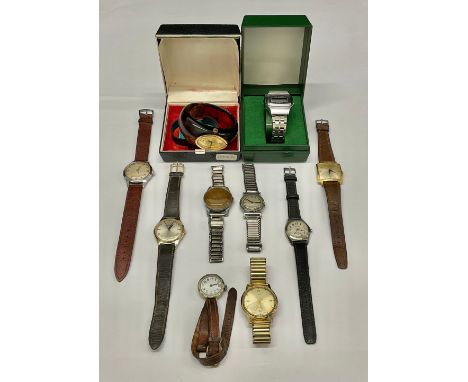 Watches - Ingersoll mechanical wristwatch, 32mm diameter, cream dial, Arabic numerals and block baton markers, 5 jewel moveme