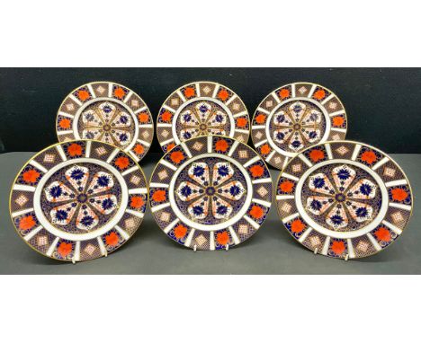A set of six Royal Crown Derby 1128 Imari pattern side plates, 22cm diameter, first quality (6)