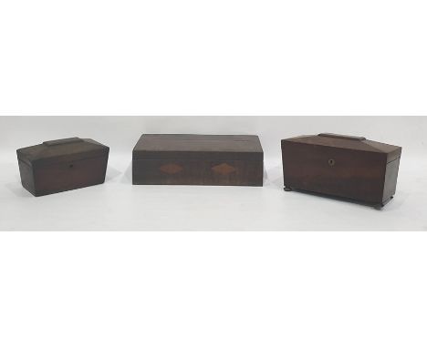 Early 19th century mahogany tea caddy of sarcophagus-design, the interior fitted with two caddies and a central well for a mi