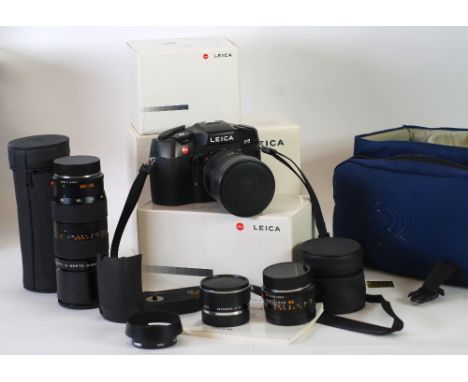 LEICA R8 ROLL FILM CAMERA with Leica Vario Elmar - R1: 3.5-4.6/28-70mm E60 lens, No. 3828799 200m AND A LEICA VARIO ELMAR E60