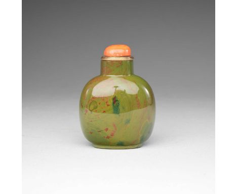 *** Please note this lot has a revised estimate of £1,000-£2,000.λ A CHINESE JASPER 'LONELY SCHOLAR' SNUFF BOTTLE 1780-1850  