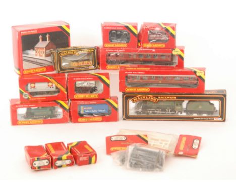 A collection of OO gauge model railway items, to include a Mainline 37-057 4-6-0 BR green '46100' locomotive, a Hornby R077 0