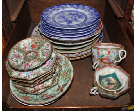 A broad assortment of 19th century and early 20th century Oriental plates, saucers and cups, etc £30-50