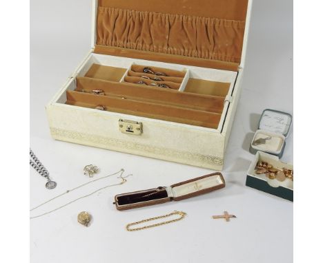 A box of jewellery, to include a stick pin, cufflinks, rings and silver and 9 carat gold, 27g gross weighable