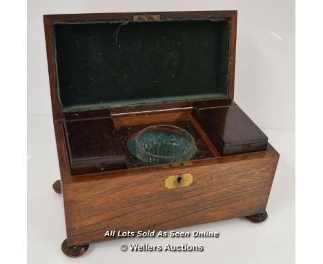*GEORGIAN MAHOGANY TEA CADDY. WITH 2 LIDDED COMPARTMENTS AND MIXING BOWL / 31 X 16 X 16.5CM  [LQD197]