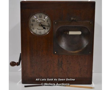 *ANTIQUE GLEDHILL BROOKS CLOCKING IN MACHINE MAHOGANY CLOCK TIME RECORDER / CLOCK IN WORKING ORDER, SOME MINOR DAMAGE TO THE 