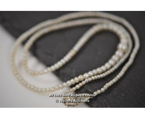 *VINTAGE SINGLE ROW GRADUATED CULTURED PEARLS, 9CT GOLD AND DIAMOND CLASP [LQD197]