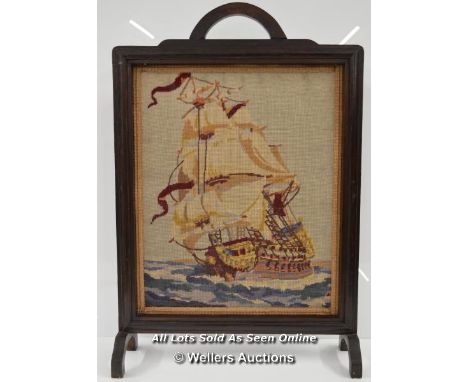 *ENGLISH ART DECO MAHOGANY TAPESTRY FIRE SCREEN DEPICTING A SAILING SHIP / 53.5 X 79CM  [LQD197]