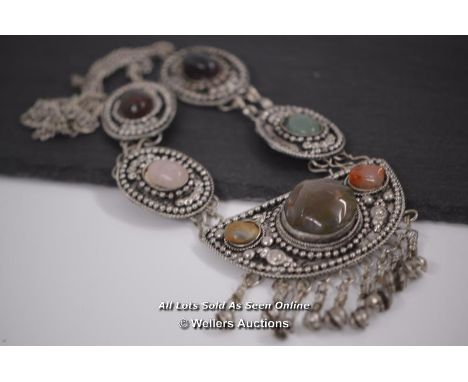 *VINTAGE TRIBAL KUCHI TURQUOISE AND CORAL NECKLACE 1960S UNWORN [LQD197]