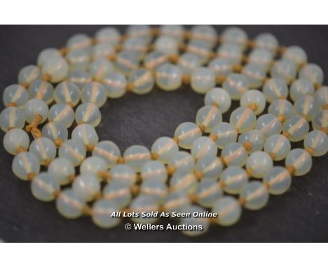 *90 VINTAGE CZECH URANIUM / VASELINE GLASS BEADS ART DECO GREEN YELLOW [LQD197]
