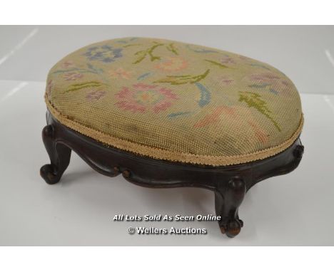 *VICTORIAN MAHOGANY CARVED  - TAPESTRY  STOOL / 36 X 30 X 14CM  [LQD197]