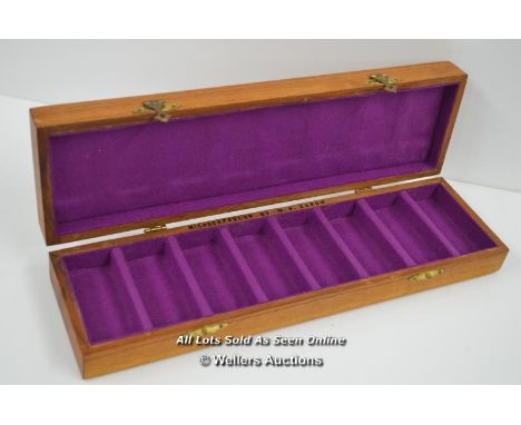 *VINTAGE SCIENTIFIC WOODEN BOX.  / 33 X 9 X 5CM  [LQD197]