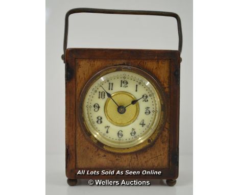 *TRAVEL MANTEL CLOCK IN UNUSUAL MAHOGANY CASE  / 9CM HIGH / IN WORKING ORDER  [LQD197]