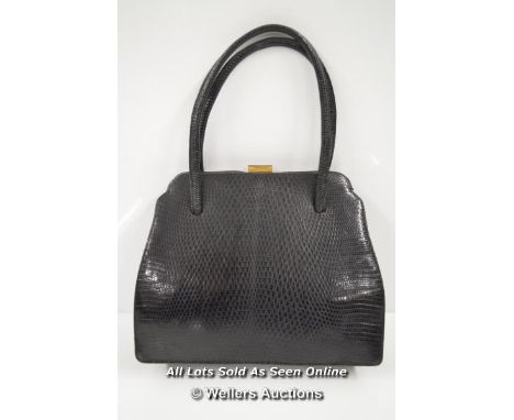 *FINNIGANS BONDS STREET VINTAGE 1950S BLACK LIZARD SKIN HANDBAG &amp; POWDER COMPACT. [LQD197]