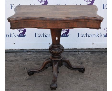Victorian rosewood serpentine card table, shaped top, baize lined on tapering and turned column, curving legs, H79 x W91 x 48