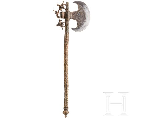 Tabar (Streitaxt), Indien, um 1800  Schmales und stark geschwungenes, halbmondförmiges Eisenblatt (leicht narbig), auf der Ge