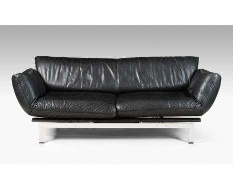   Reto Frigg Sofa "DS-140". Hersteller: De Sede, Schweiz. Metall verschromt, schwarzes Leder. Verstellbar. Bezeichnet: De Sed