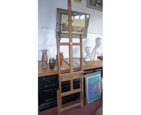 A 20th Century beechwood artist's easel. 