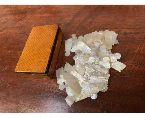 Regency papier mâché snuff box, housing a collection of Chinese mother of pearl gaming counters