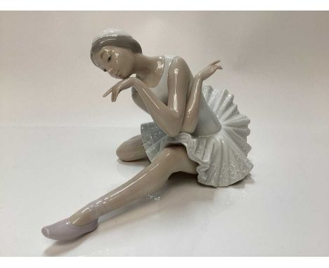 Lladro porcelain ballerina, Lladro figure of a girl with balloons, Nao figure a one other Spanish figure (4)