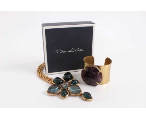 1980s Oscar de la Renta gilt metal and green resin pendant brooch/necklace, 10cm x 7.5cm, on related chain, 58.5cm long, in v