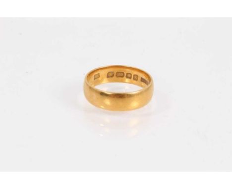 22ct gold wedding ring (London 1961), size MWeight 5.2 grams 