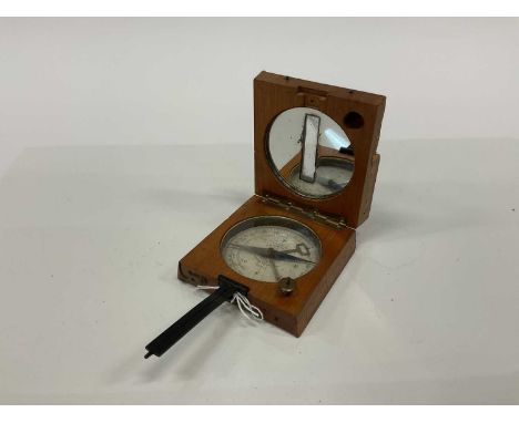 Late 19th/early 20th century Boussole-Alidade pocket compass, 9cm wide
