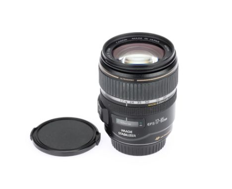 A Canon EF-S f/4-5.6 IS USM 17-85mm Lens black, 2004-, serial no.32116768, for Canon APS-C DSLR camera bodies, body VG, optic