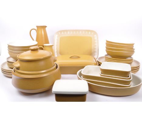 Denby - Ode - A vintage 20th century circa 1960s Denby stoneware dinner service in the Ode pattern. To include plates and bow