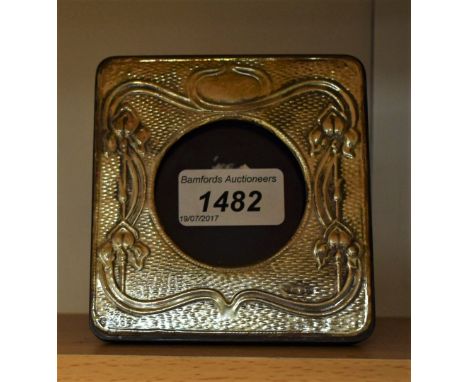 A Brittania silver Art Nouveau style photograph frame, Birmingham 2006, marked 958