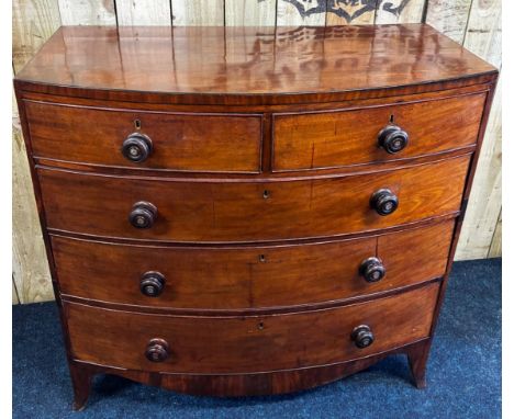 19th century Bow front two over three chest of drawers. Raised on bracket feet. 102x107x44cm. 