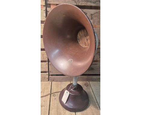 A 1920'S BTH British Thompson Houston swan neck speaker horn. Fitted with Bakelite base and aluminum neck. 59cm high. 