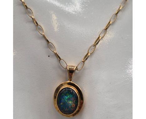 9ct yellow gold necklace fitted with a 9ct and opal pendant. 3.56Grams 
