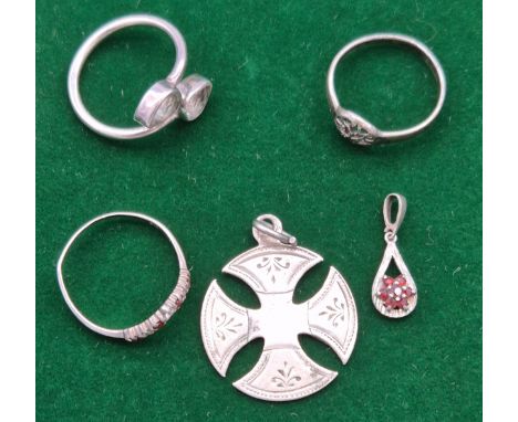 A Selection of Silver jewellery; Birmingham silver Cross design fob medal, Silver and blue quartz twist ring, Silver, garnet 