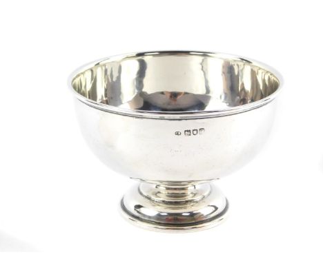 An Edward VII silver footed bowl, presentation engraved North Yorkshire Automobile Club, Hill Climb at Garrowby, 13th July 19