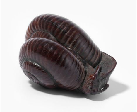 Holz-Netsuke von Guy Shaw (1951–2003)England, Ende 20.Jh. Holz. Signiert mit Monogramm GS auf Goldplakette. Sich paarende Sch