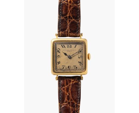 Patek Philippe, 1920-25Eckiges Gelbgold-Gehäuse mit Scharnierboden, Nr. 601262, 26x33. Patek Philippe Handaufzug Kal. 10 (Lép