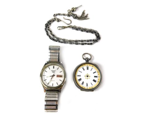 A group of jewellery, comprising a Seiko gents automatic wristwatch, a silver cased Continental fob watch, with white enamel 