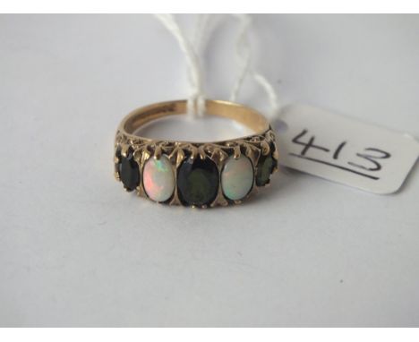 A green stone &amp; opal ring in 9ct - size N - 3.2gms