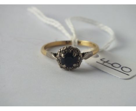 A sapphire &amp; diamond cluster ring in 18ct gold - size R - 3.2gms