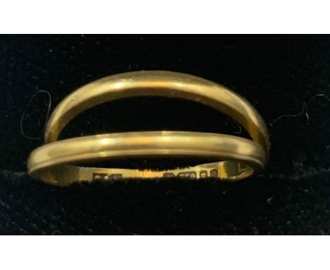 Two 18ct gold rings. Total weight 2.7gm. Size K.Condition ReportGood condition.