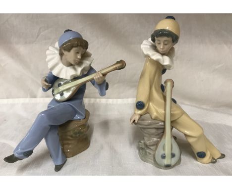 Nao Lladro pair of figures, musicians with instruments. 19 and 20cm h.Condition ReportVery good condition.