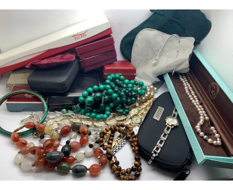 Good quality costume jewellery to include malachite beads, Tigers eye beads, Guess watch, cultured pearls, Pulsar, Sekonda an