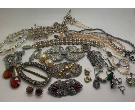 Vintage costume jewellery to include brooches, dress clips, diamanté hair decoration, cultured Pearl necklace with sterling s