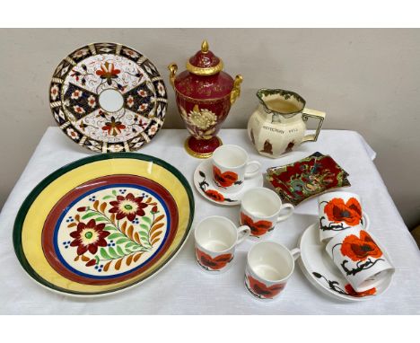 A selection of ceramics to include : a Wedgwood 'Ruby Tonquin' lidded vase 24cm h, Royal Crown Derby rimmed plate 23cm d, 6 x